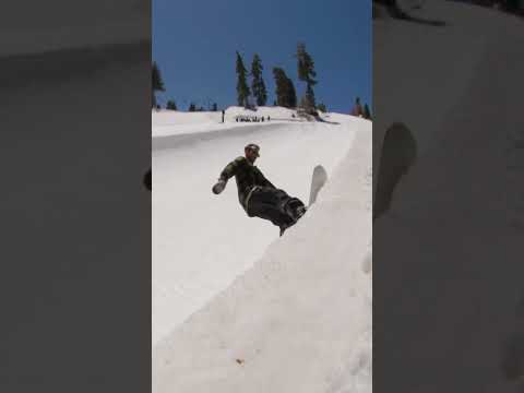 mini-pipe-master-chris-bradshaw-pure-style-at-bear-mountain-shorts-snowboarding-bearmountain.jpg Mini-pipe Master Chris Bradshaw 👑 Pure Style at Bear Mountain! #shorts #snowboarding #bearmountain