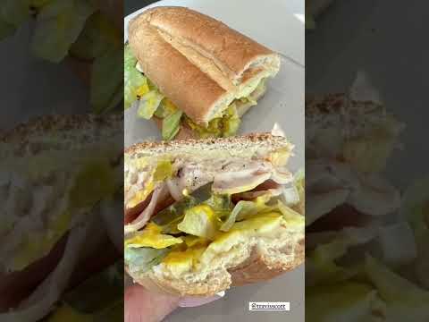 #kyliejenner making sandwich 🥪 for #travisscott #shorts
