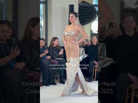 #ytshorts #fashion #parisfashionweek #hautecoutureweek #schiaparelli #SS25 #kyliejenner