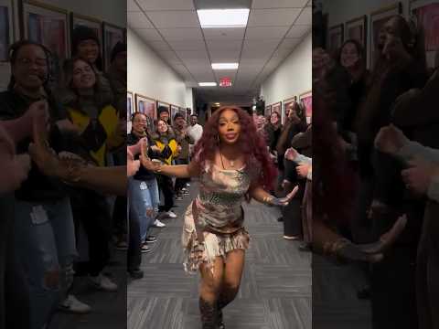 #sza  takes a walk down the Spirit Tunnel