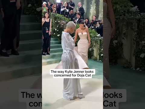the way Kylie Jenner looks concerned for doja cat #shorts