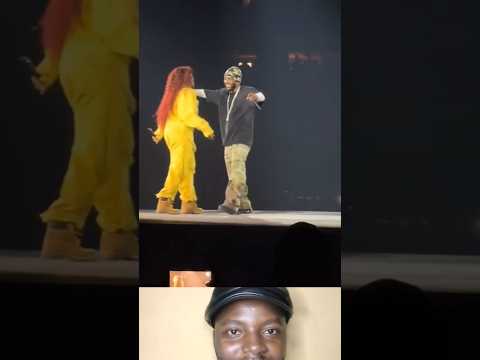 Kendrick Lamar Hugs SZA on Stage ❤️😍