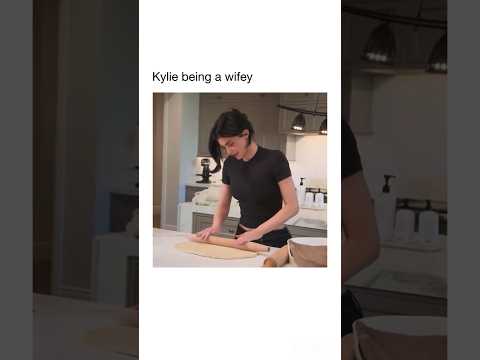 kylie-being-wifey-efb88f-kylie-jenner.jpg Kylie being wifey 😍❤️ Kylie Jenner