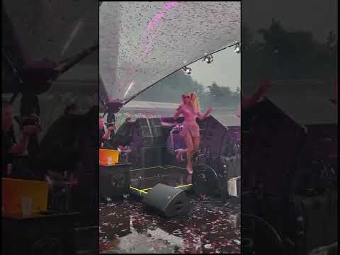 Performing my new hit   Hot One   at #Tomorrowland | Paris Hilton
