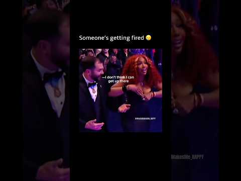 SZA dress malfunction she couldn’t get up the stairs 😭 #music #sza