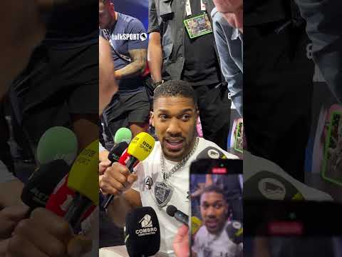 “I don’t know what’s gonna happen!” 👀 Joshua is putting faith in his left-hand against Paul🥊