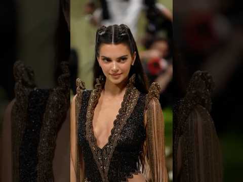 Kendall Jenner  and kylie Jenner new viral video #kyliestyle #kendalljenner #viralshort #goviral