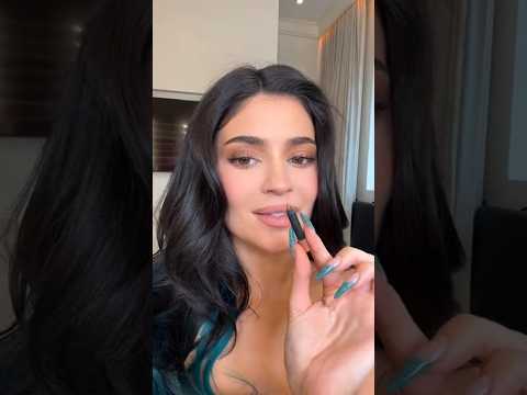 Kylie Jenner Can’t Believe Ariel Still Has Her OG Lip Liner! #kyliecosmetics #kylie #shorts