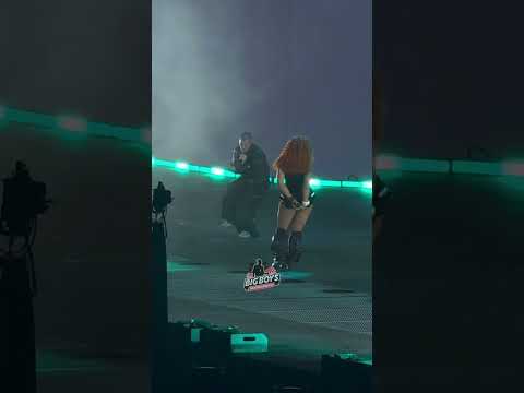 Justin Bieber surprises with SZA in LA 🔥