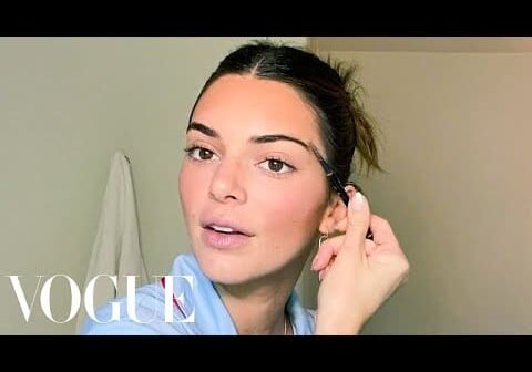 Kendall Jenner&#8217;s Acne Journey, Go-To Makeup and Best Family Advice | Beauty Secrets | Vogue