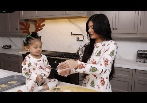 Kylie Jenner: Christmas Cookies With Stormi