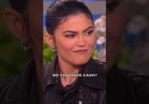 Do you have cash? 😂🤑 Kylie Jenner #kardashian