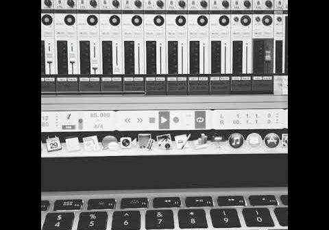 Making beats | Boom bap beat dark | Gangstarr type beat with scratched hook | Arena, Added scratches