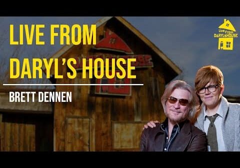 Daryl Hall and Brett Dennen &#8211; What&#8217;s Gonna Happen To Us