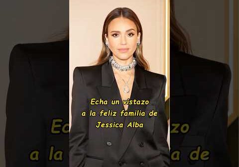 Jessica Alba&#8217;s happy family #jessicaalba 😀