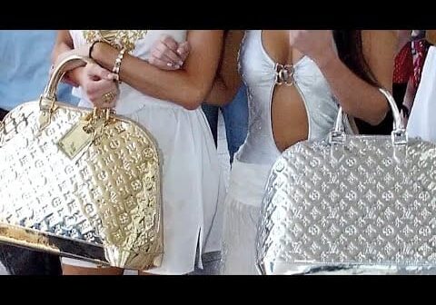 That Time Paris Hilton & Kim Kardashian Twinned in Australia
