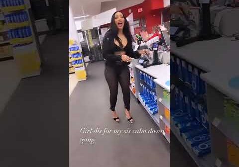 Tommie Lee Caught In The Store By A Fan!