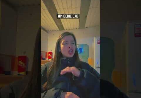 MARIA BECERRA CANTANDO “MI DEBILIDAD”