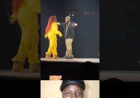 kendrick-lamar-hugs-sza-on-stage-efb88f.jpg Kendrick Lamar Hugs SZA on Stage ❤️😍