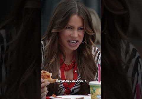 a-pregnant-gloria-struggles-to-fit-in-her-clothes-modernfamily-tbs.jpg A Pregnant Gloria Struggles to Fit in Her Clothes 🤰 #ModernFamily | TBS