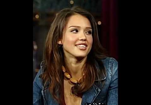 She is so sweet and super beautiful when she smiles.#jessicaalba