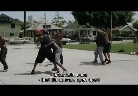Bad Ass Movie Clip – Frank Vega (Danny Trejo) beat up some people who were playing basketball