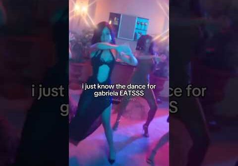 WAS NOT EXPECTING MISS JESSICA ALBA AND THEIR SIDE LEG AND HIP MOVEMENTS SLAY 🍴🍴 #katseye #shorts