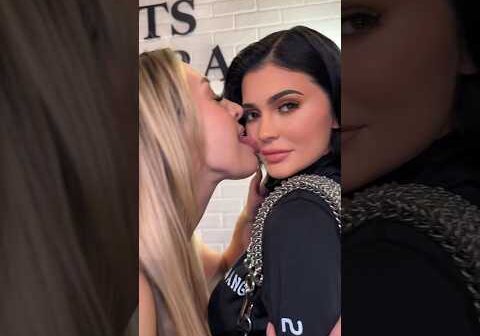 Cloning @kyliejenner in a DNA Laboratory 🧬