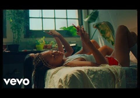 Feid, Totoy El Frio – De Tanto Chimbiar (Official Video)