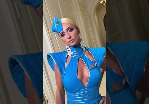Icons support icons #halloweencostume #britneyspears | Paris Hilton