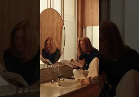 Always in Motion: Jessica Alba and Julianne Moore